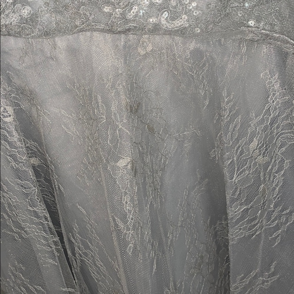 Short Silver dress(never worn) - Picture 5 of 7